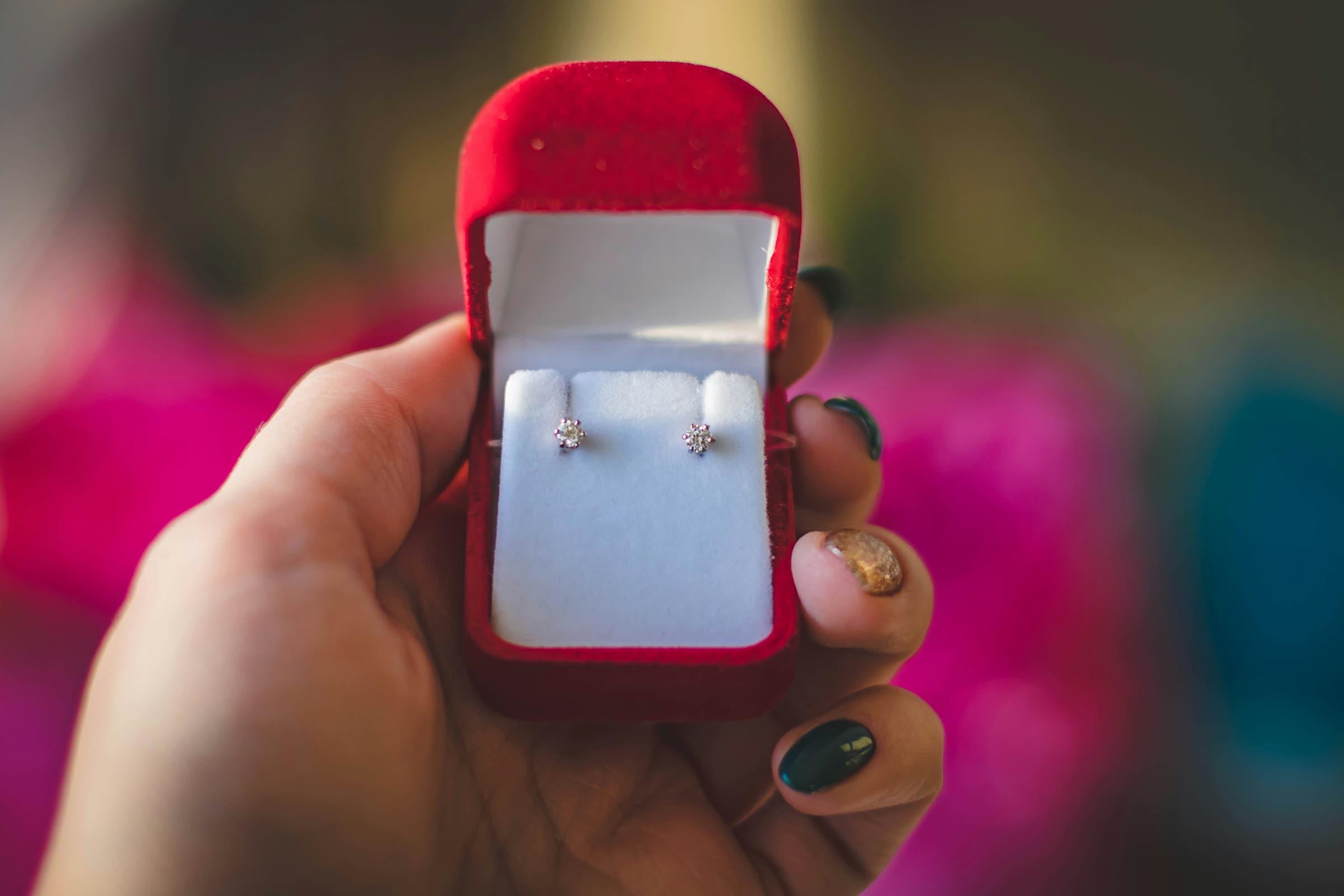 Private marriage proposal coordination